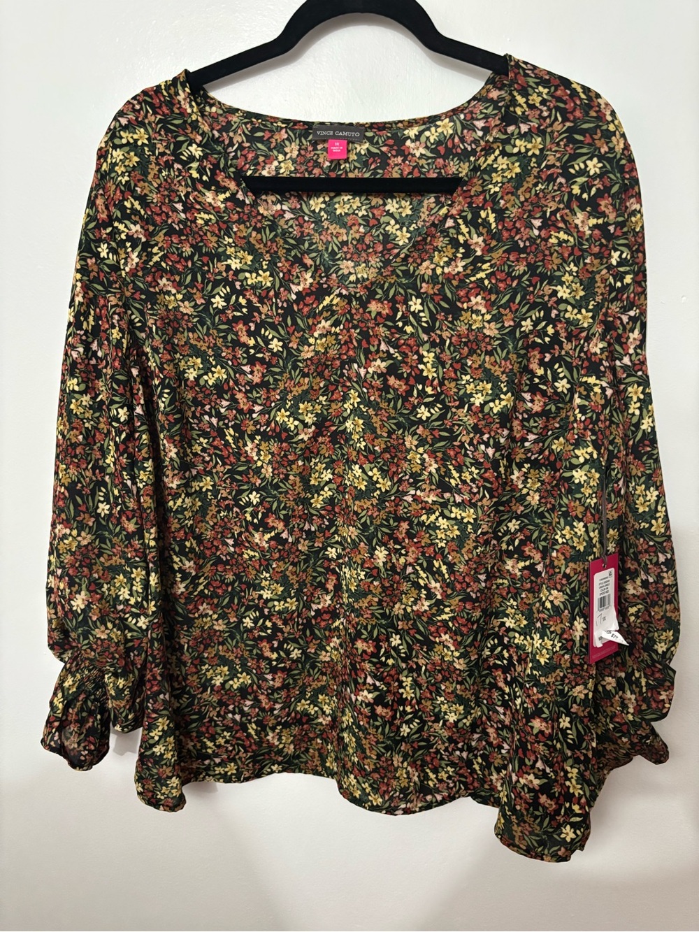 Vince Camuto Black Floral Long-Sleeve V-Neck Blouse